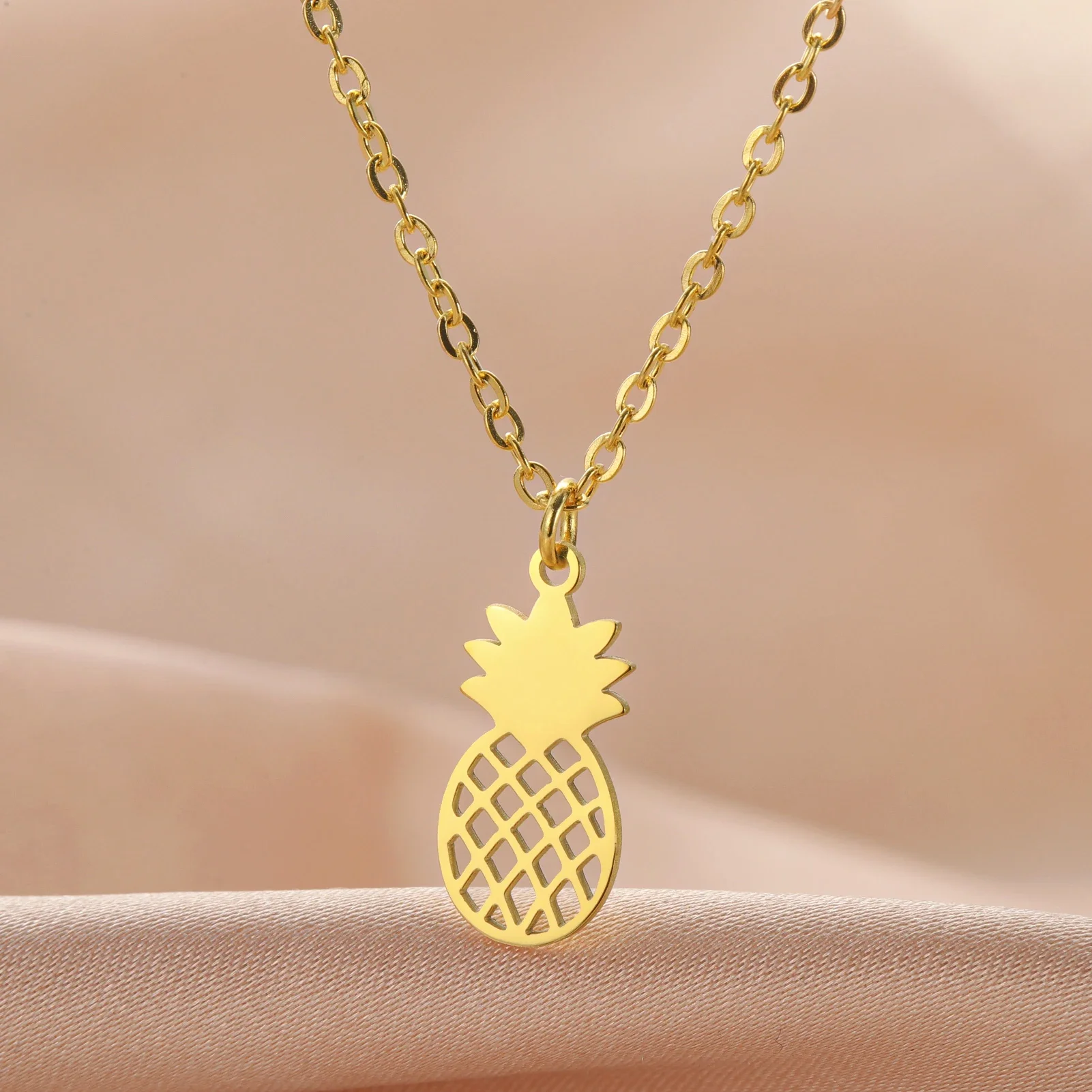 Skyrim Pineapple Pendant Necklace Women Girls Stainless Steel Gold Color Choker Cute Fruit Jewelry Birthday Gift Wholesale