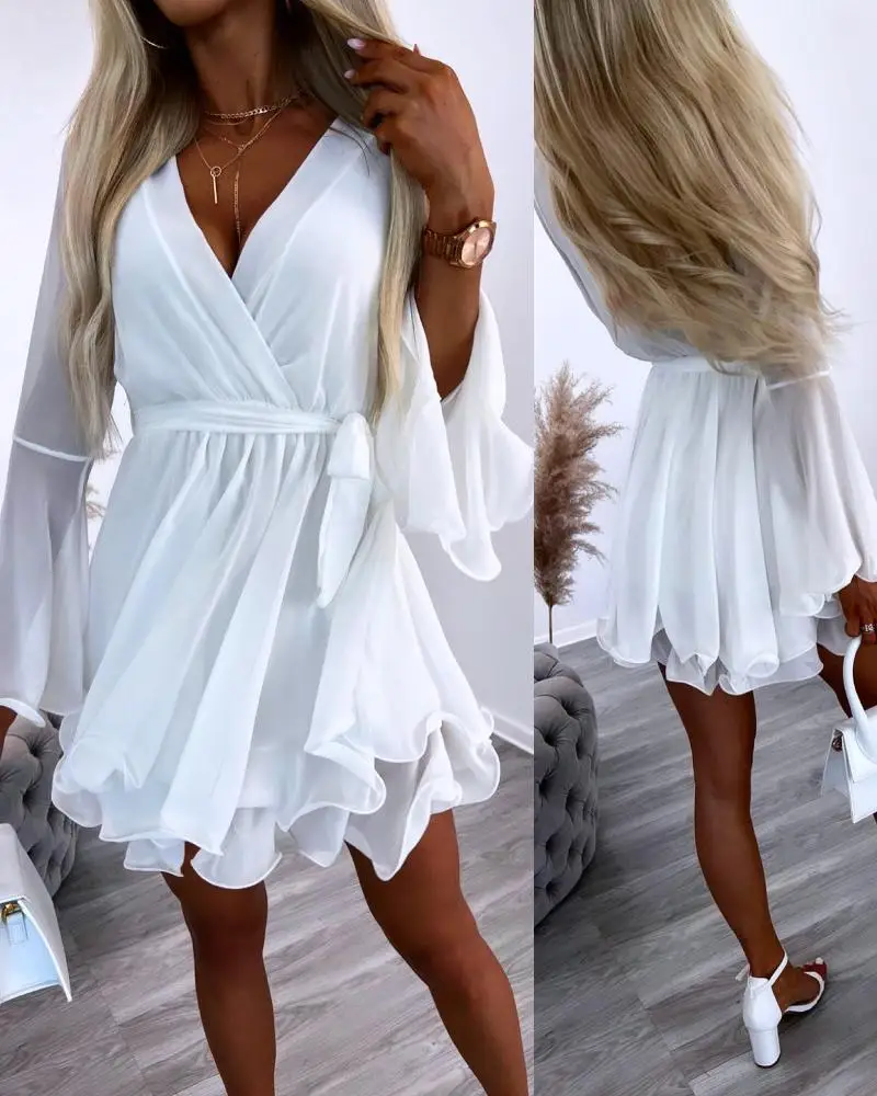 Vestido de Cor Pura com Decote em V e Mangas em Camadas, Cintura Alta, Saia Curta em A, Moda de Verão para 25-29 Anos