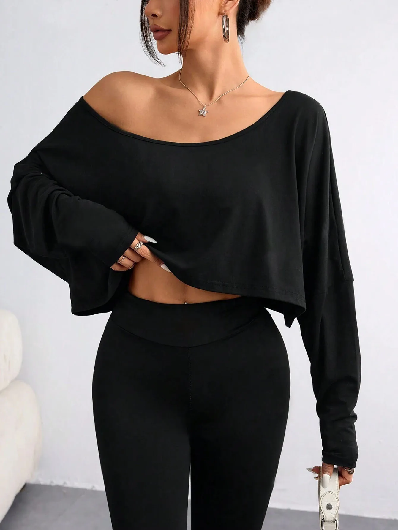 Solid color oblique shoulder loose casual long sleeves Fashion sexy women\'s T-shirt Spring  short tops-Loose and casual