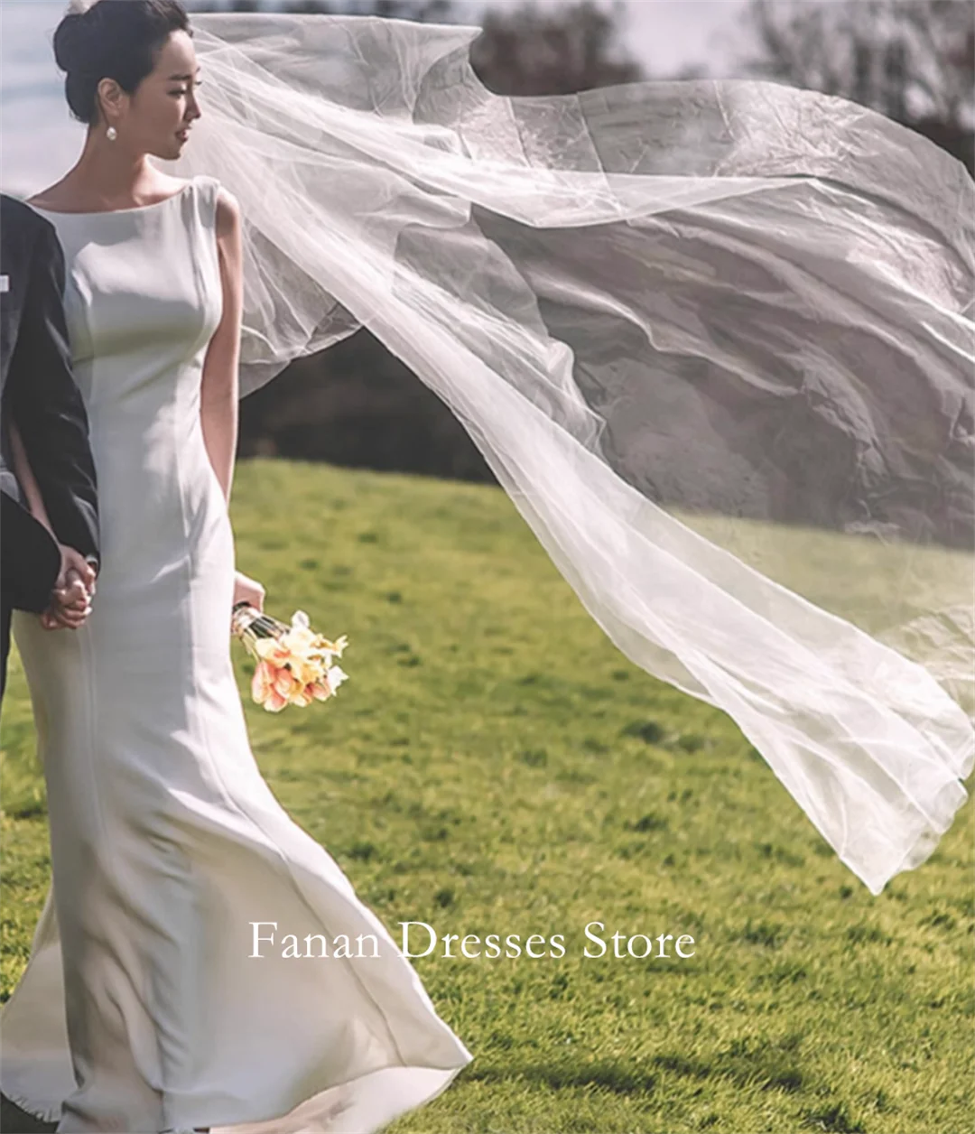 FANAN Corea Barco Neck Sweep Train Sin Mangas Vestidos de Novia Simples Satén de Seda Vestidos de Novia Sin Respaldo Dendechtma Marfil Personalizar