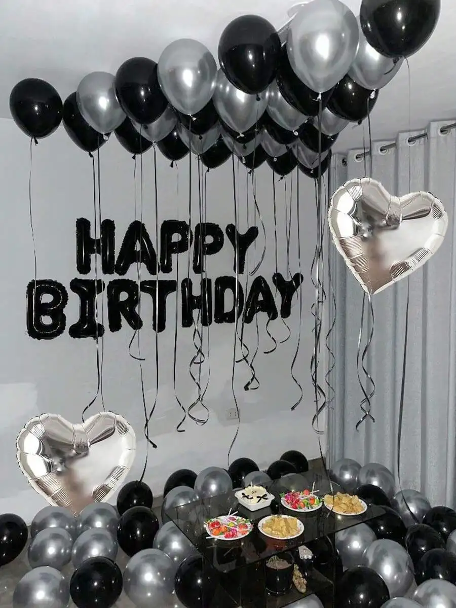 Verschiedene Arten von Geburtstagsballon-Sets, einschließlich 16-Zoll-Folienballons in Buchstabenform, herzförmige Folienballons und Latexballons. – Detail 3
