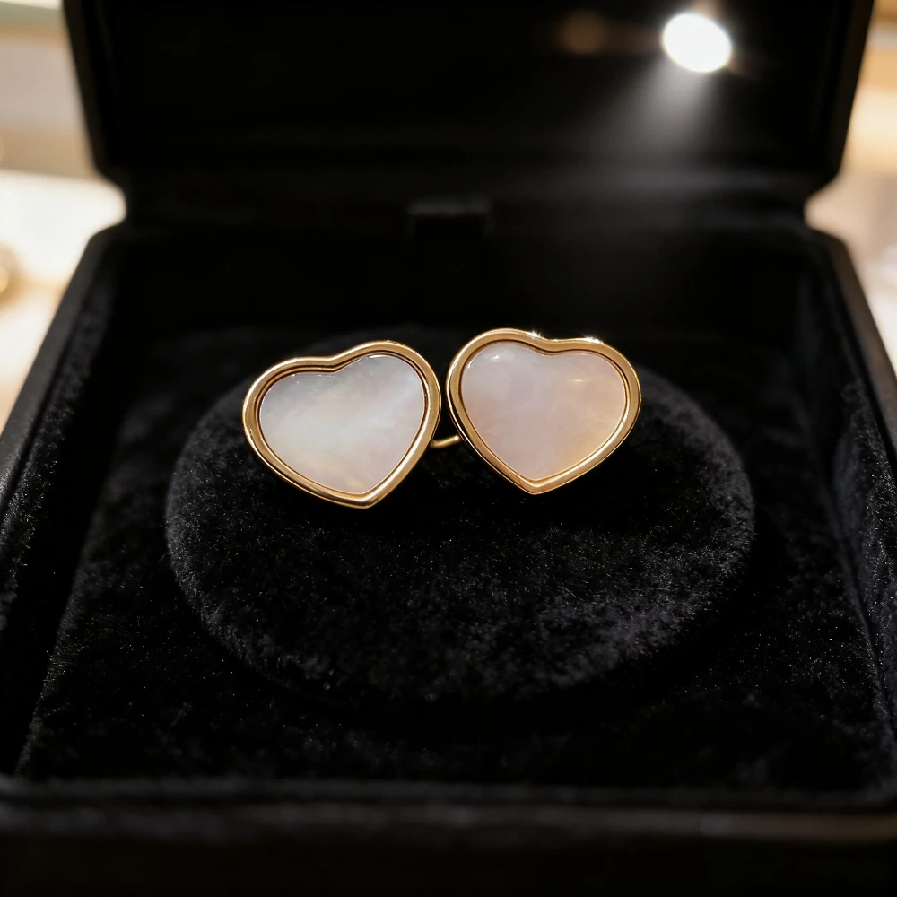 

2025 trendy accessories French Luxury Lady Heart - shaped Fritillary Earrings, Unique Style for Anniversary & Holiday Gift