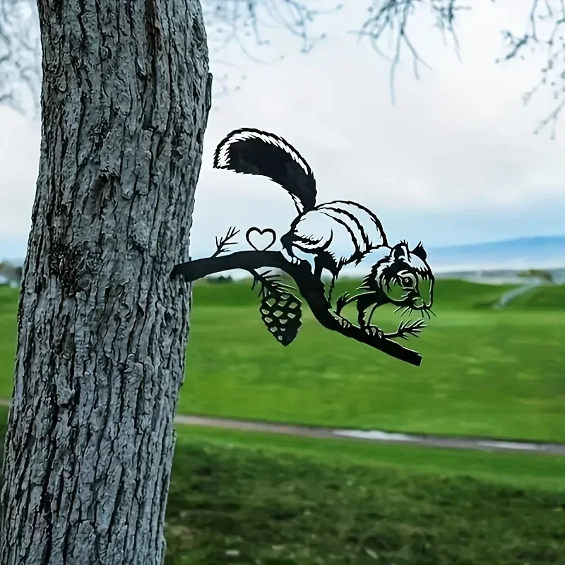

CIFBUY Decoration 1pc Metal Chipmunk Silhouette Garden Stakes Garden Decoration Ornament, Creative Chipmunk Design on The Branch