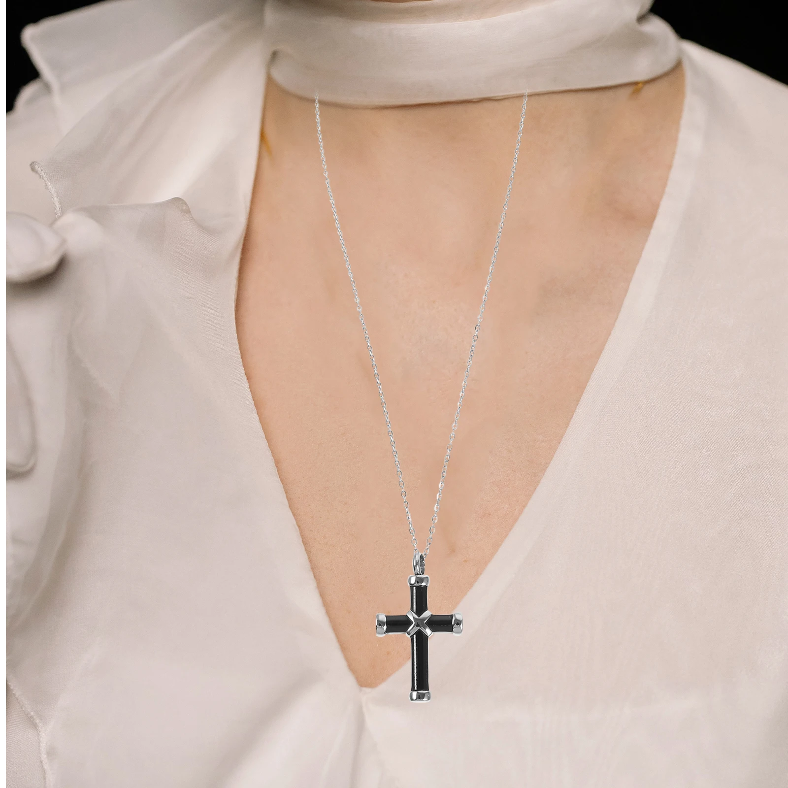 

Ashes Urn Necklace with Cross Charm Cremation Memorial Jewelry Stainless Steel Pendant for Storing Ashes Urn Necklace
