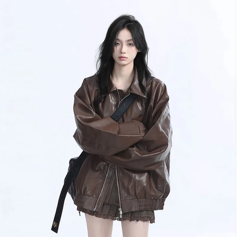 เสื้อแจ็คเก็ตหนังเทียมสไตล์เรโทรสำหรับผู้หญิง แขนยาว ซิปหน้า เหมาะสำหรับฤดูใบไม้ผลิและฤดูใบไม้ร่วง เสื้อโค้ทหนัง PU สำหรับผู้หญิง