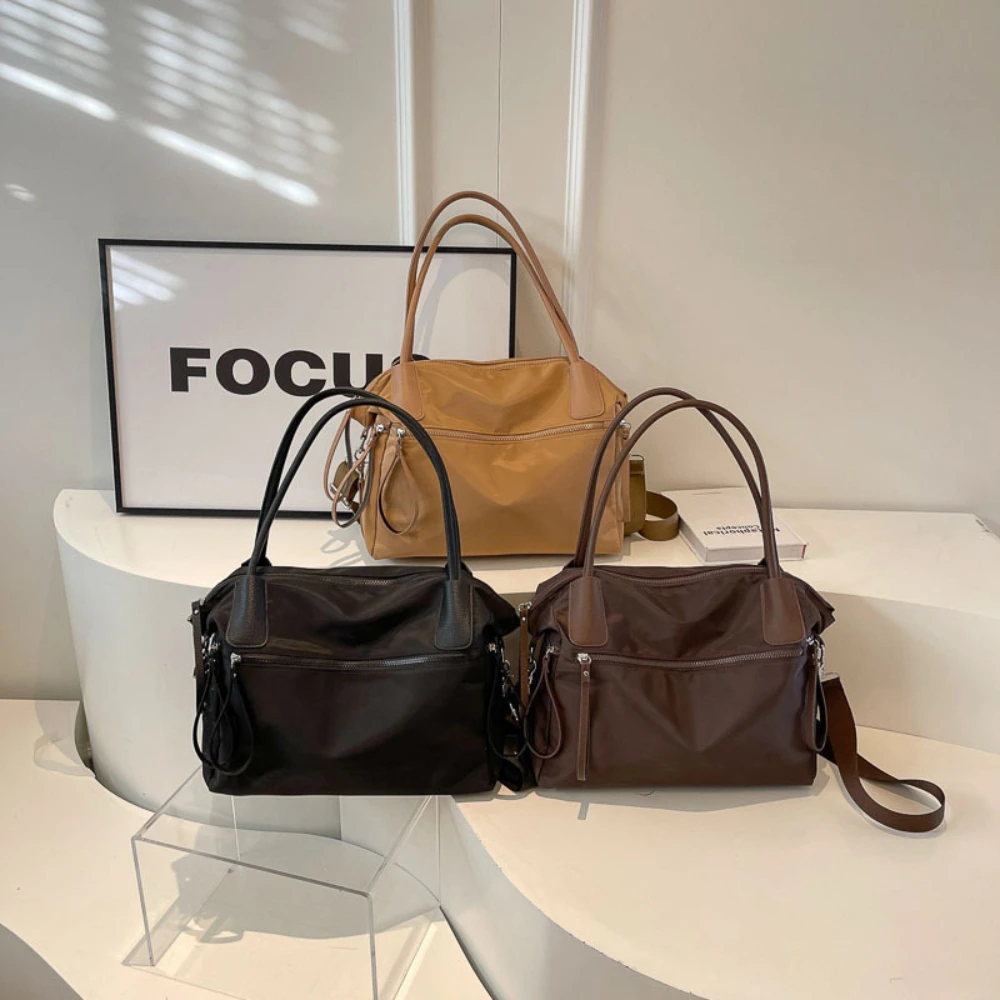 Casual Simple Large Capacity Commuting Shoulder Bag For Women Korean Version Lightweight Short Distance Travel Cross-body Bag