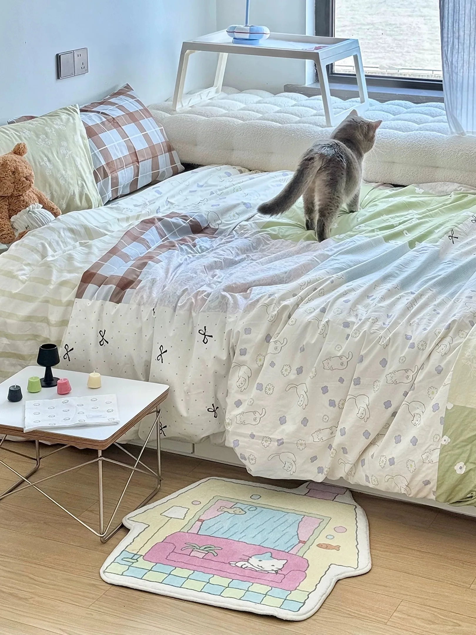VIKAMA Cute Fun House Modelling Carpet Three Colours Kitten Sofa Elements Short Pile Non-Slip Children's Room Decoration
