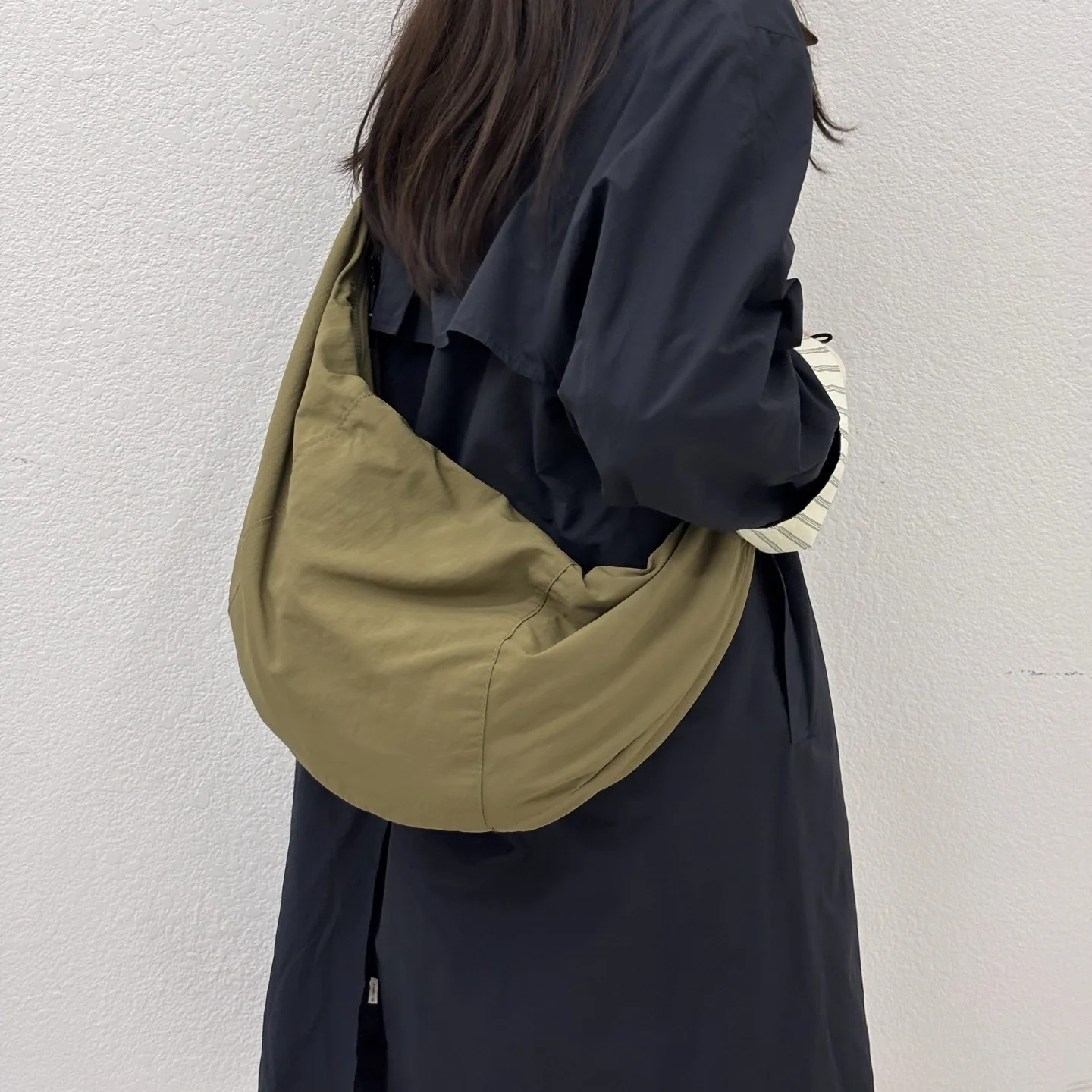 

YIFAN Korean Style Shoulder Bag Large Capacity Retro Messenger Bag New Student Class Messenger Bag Hobo