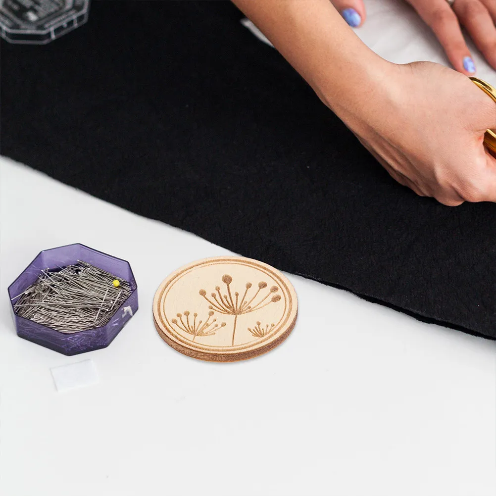 

Набор из 4 магнитных держателей для игл, подушечек для швейных игл, органайзеров для вышивания и шитья, металлический контейнер для хранения