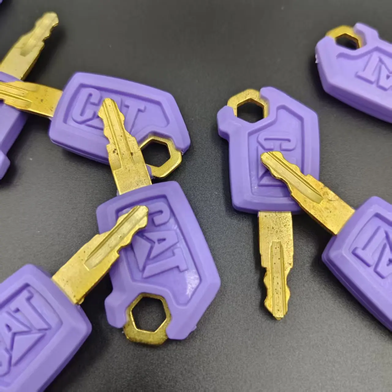 20/10/5/2/1pcs 5P8500 New Ignition Keys for CATE305.5 307 313 320D2GCE2 Excavator Key,Purple Spare Key