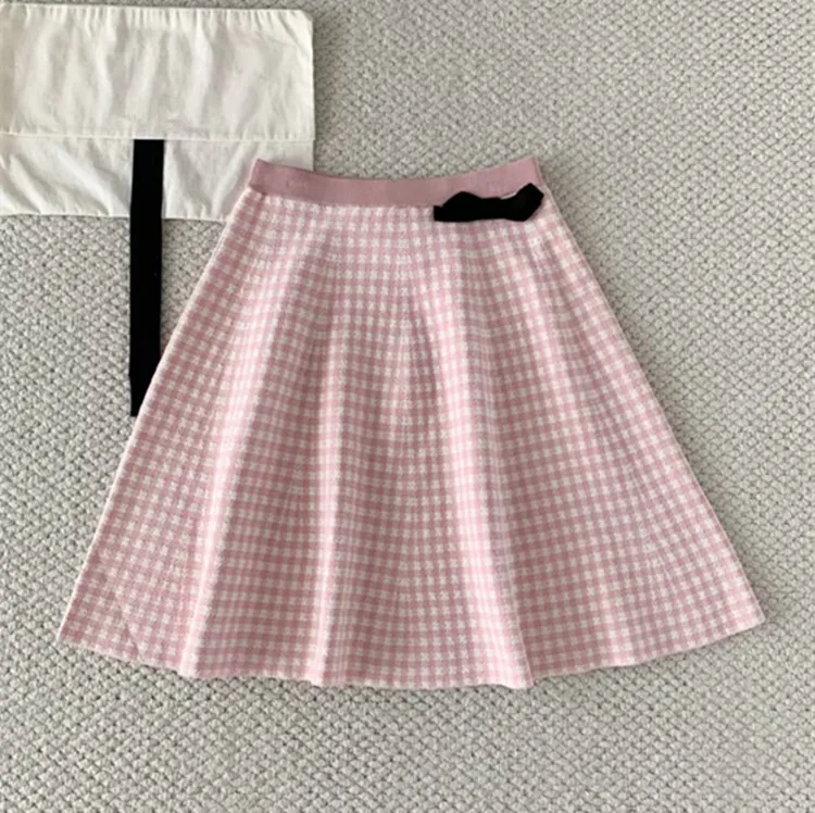 Customization New summer 2026 styles for European and American ladies' clothing Short-sleeved pink knitted T-shirt skirt set