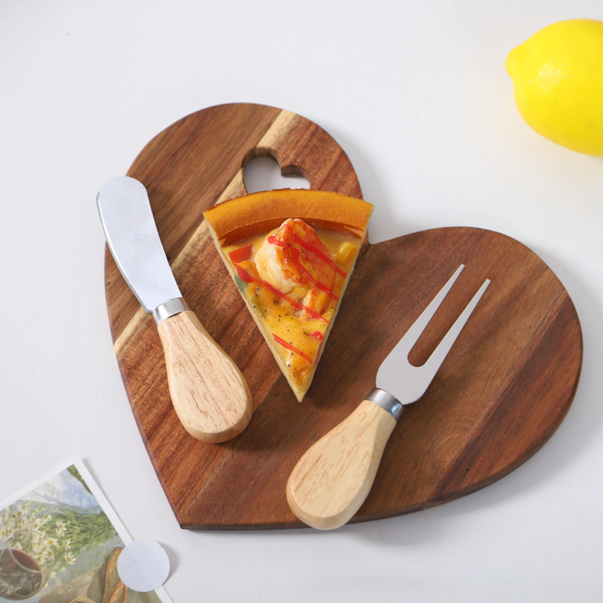 

Heart-Shaped Wood Chopping Blocks Vegetable Fruit Bread Restaurant Cutting Board Cheese Platter Cake Tray Portable Kitchen Tools