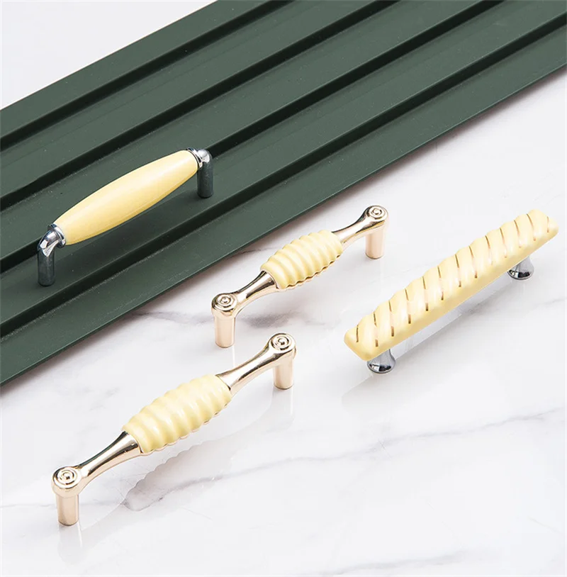 Maniglie in ceramica Nordic INS Manopole per cassetti Maniglie per porte dell'armadio rosa giallo con viti Maniglie per mobili per la camera dei bambini