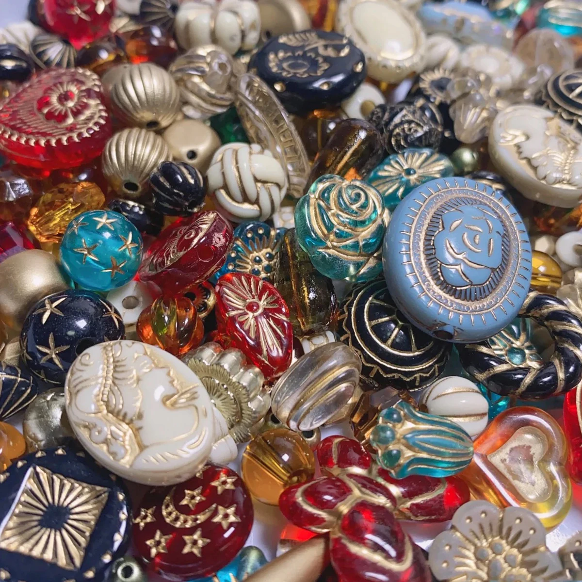 50/100g Klassische Vintage-Acrylperlen, gemischte vergoldete Perlen, lose Abstandsperlen für DIY-Schmuckherstellung, Halskette, Armband