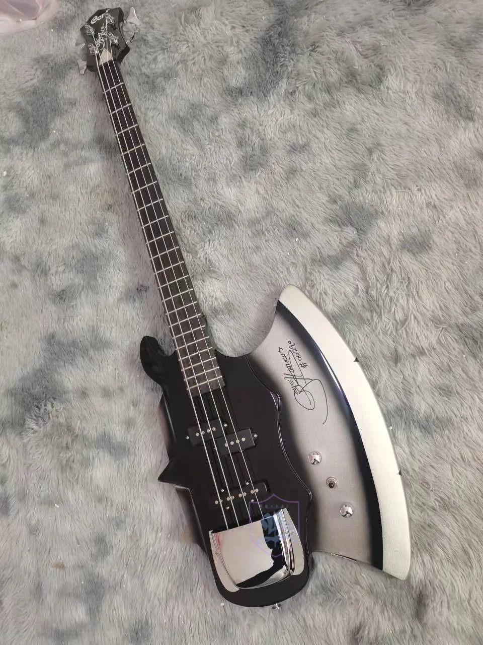 

4-string axe bass signature, brand new bass, peach blossom wood body, rosewood fingerboard,