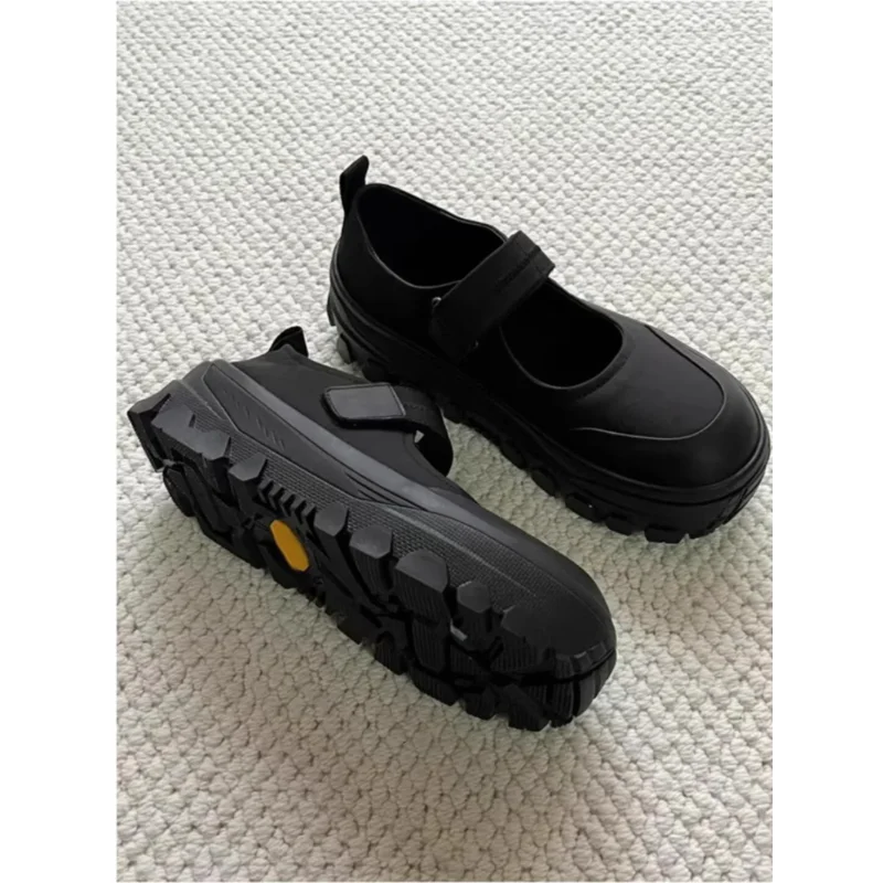 Koreanische Version, einzelner Schuh mit dicker Sohle und höhenvergrößernde, vielseitige, lässige Mary-Jane-Schuhe im College-Stil für Damen