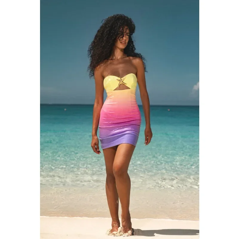 Abito da spiaggia per le vacanze elastico a tubo scavato Abiti Boho Donna 2025 Mini abito aderente Sexy senza spalline con spalle scoperte