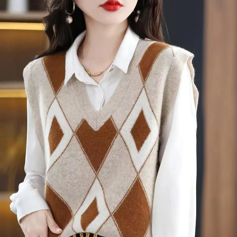 

Spring Fashion Loose Knitted Vest Sweater Casual V Neck Sleeveless Thick Sweater Vest Female Waistcoat Chic Tops sweaters R202