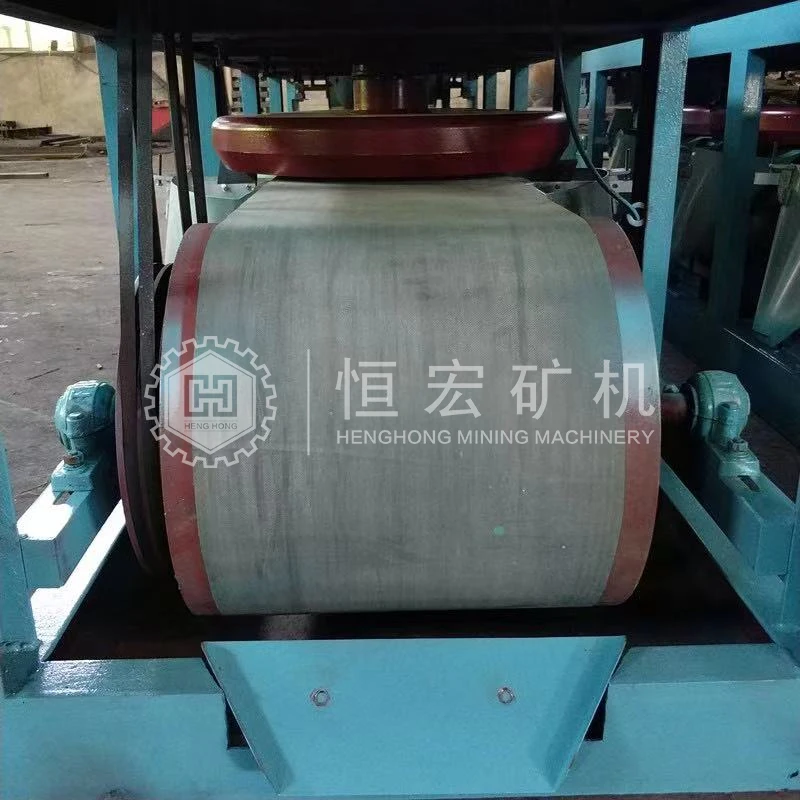 Separator magnetyczny trójtarczowy elektromagnetyczny do mineraliów manganowych, wolframowych i żelaznych, sprzęt do separatyzacji mineraliów magnetycznych.