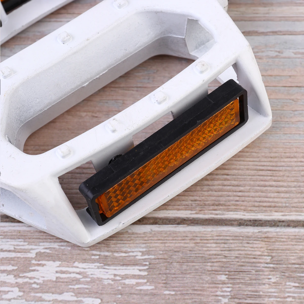 

1Pair Pedal for Bicycle High Strength Aluminium Alloy Smooth Rolling Ball Bearing System Ideal for Road Bike