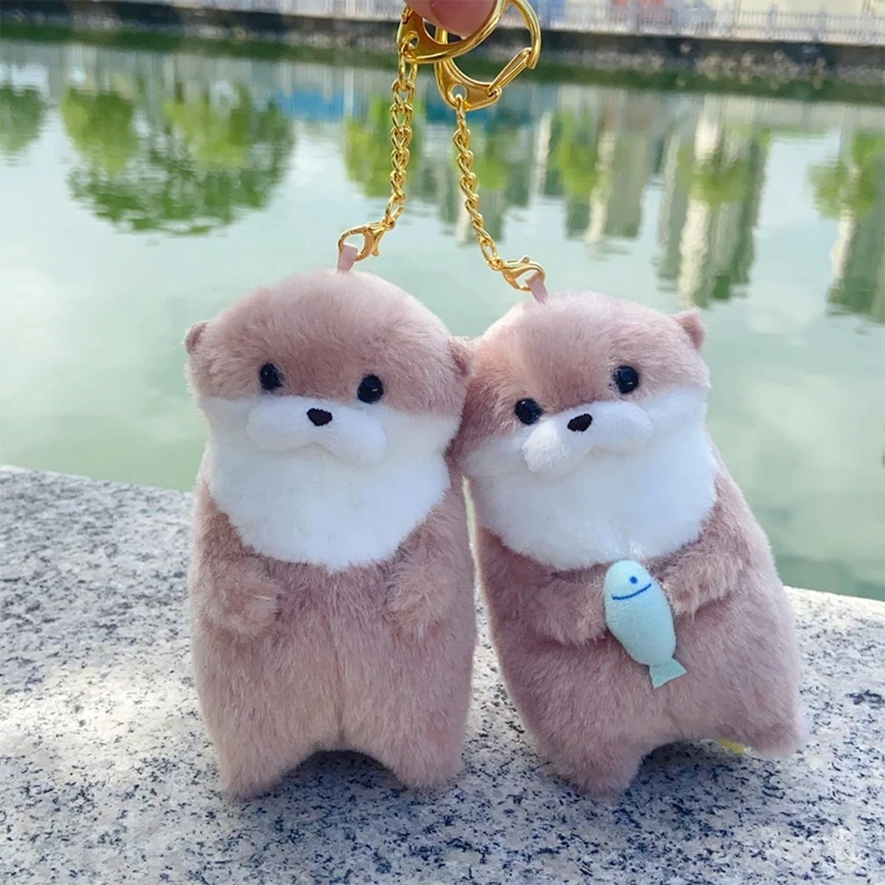 Cute Otters Plush Pendant Keychain, Chaveiros de mochila elegante, Carteira chave linda bolsa escolar, Segurando peixe