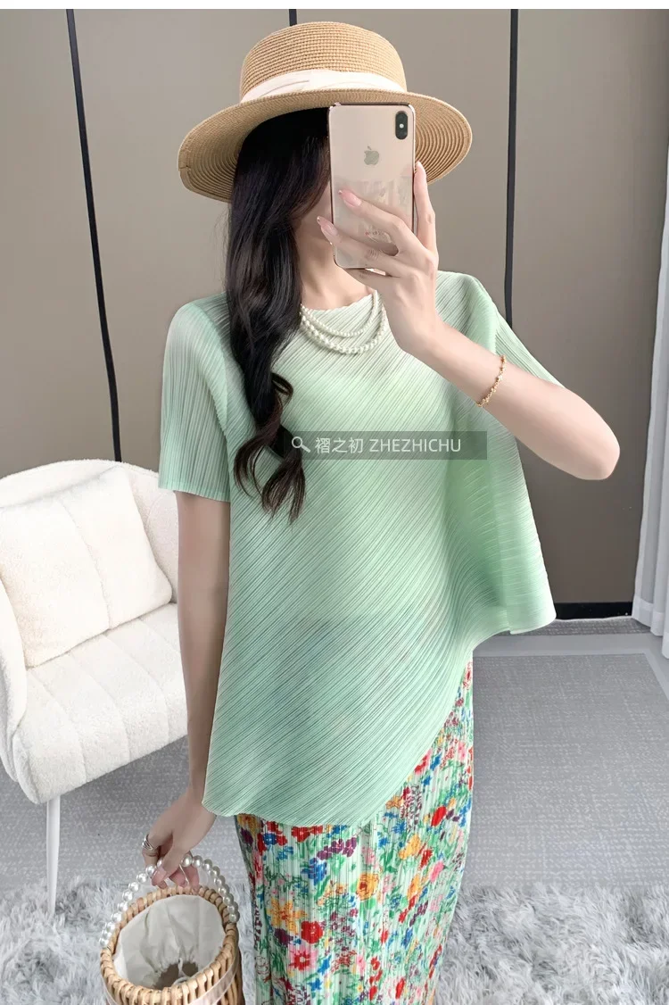 Miyake Pleated Top for Women 2025 New Round Neck Short Sleeve Versatile Slim Design Niche Irregular T-shirt for Women