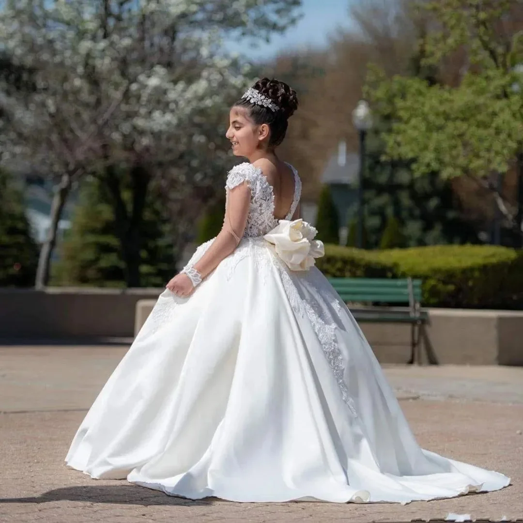 

Customized White Flower Girl Dresses for Wedding Satn Appliques Elegant Kids Photo First Communion Bridesmaid Banquet Ball Gown