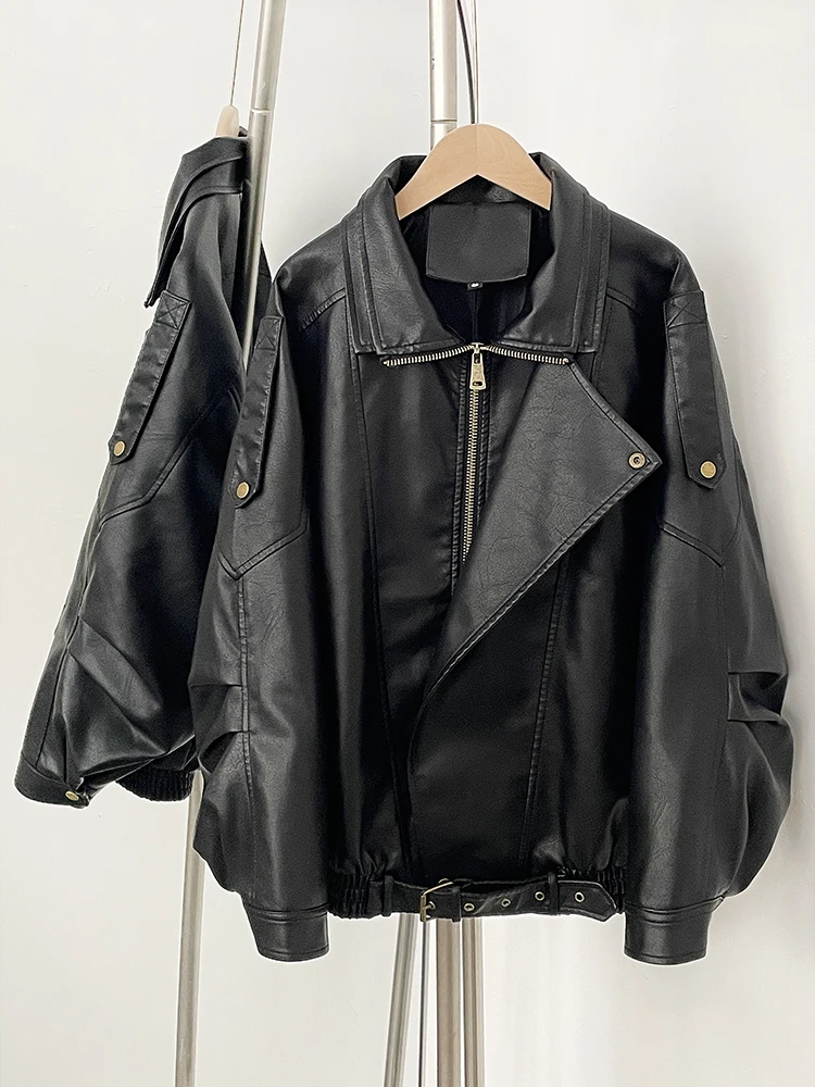 春の新作、秋の卸売ファッション、黒のフェイクレザー、ロコモティブコート、女性用フェイクレザー ジャケット、婦人服、オーバーコート