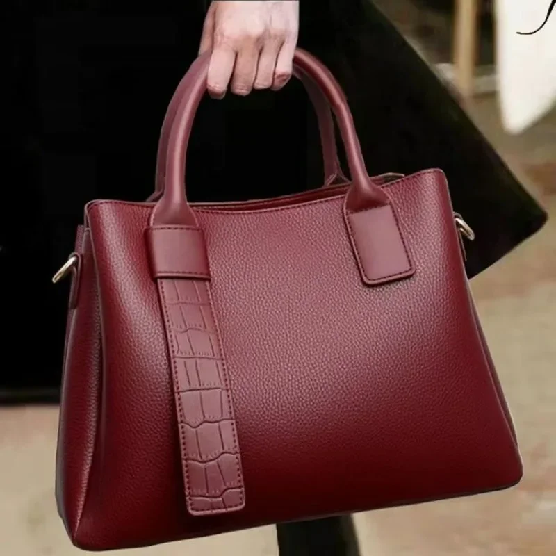 2024 New Fashion Leather Middle-Aged Mother Style Big-capacity Tote Shoulder Package Portable Patent Leather Satchels Casual Bag