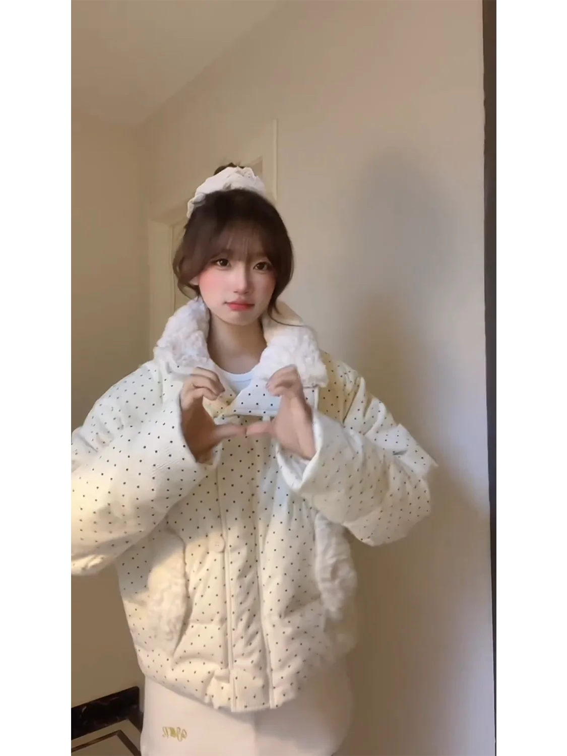 

Зимнее хлопковое пальто Jaet, женское стеганое пальто в горошек, универсальное студенческое пальто небольшого размера, корейский свободный крой, обычный све