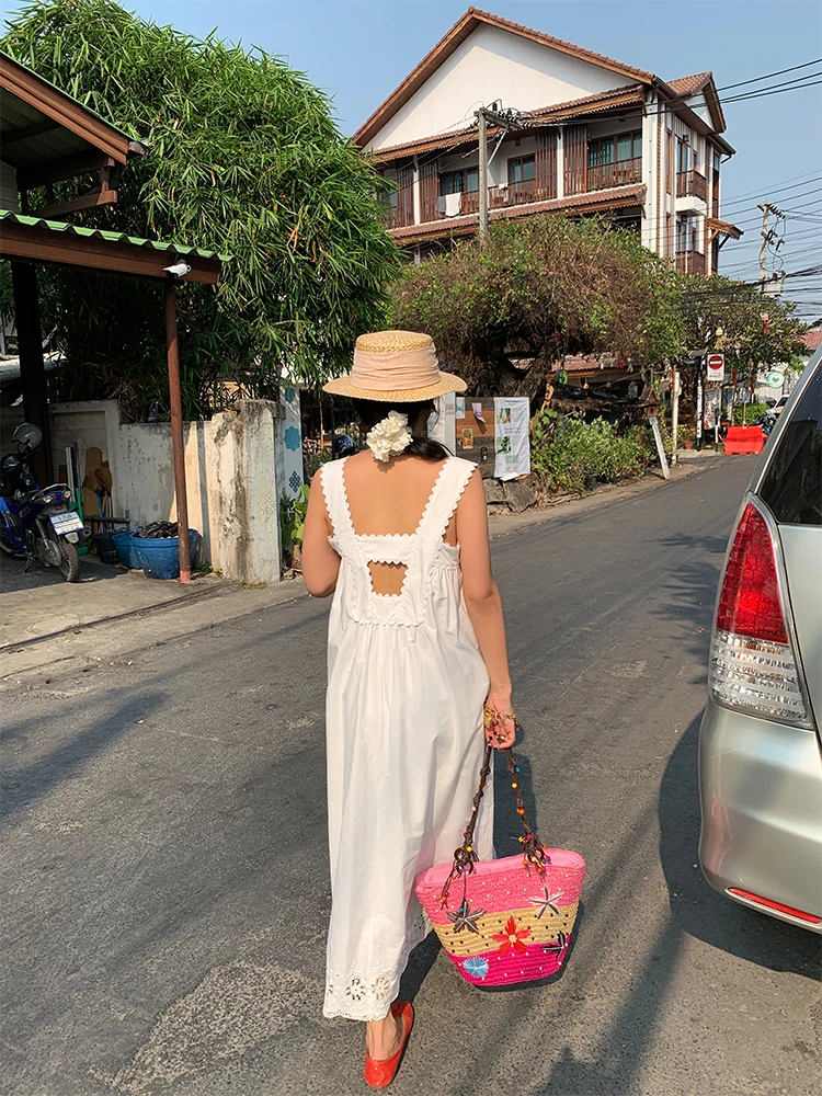 

Stylish White Strap Dress Square Collar Design Sensation Dress Style Cotton A-Line Skirt Suitable for Spring Summe...