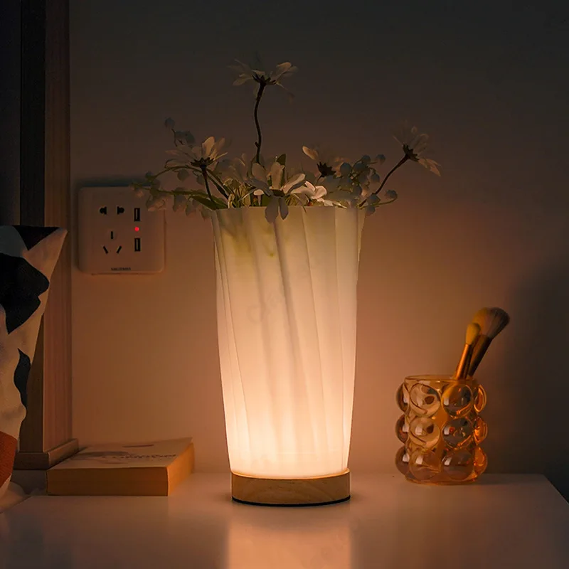 الإبداعية الرجعية LED كريم نمط زهرية الجدول مصباح دراسة غرفة نوم السرير الراقية الشعور جو النوم ضوء الليل الصغيرة