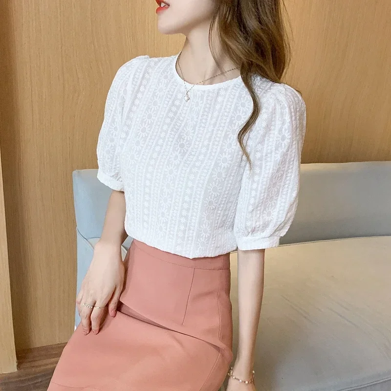 Korean Embroidery Floral Blouse Women Summer New Sweet Loose Lace Shirt Women\'s 2024 Short Sleeve O Neck Casual White Tops 15217