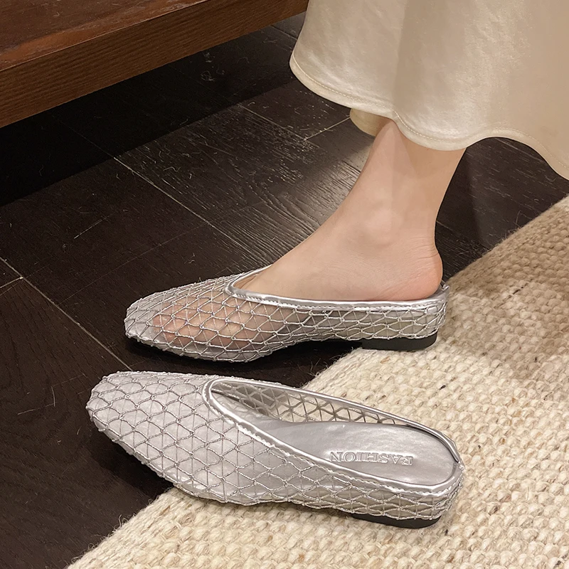 Women's Summer Outdoor Wear Flat Anti-Slip Hollow out Mesh Slip-On Mules Slippers Comfortable Half Slippers Single Shoes