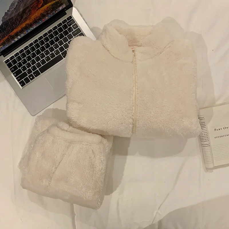 طقم ملابس نوم نسائية شتوية من القطيفة مع سحاب دافئ سميك ورقبة عالية وملابس منزلية غير رسمية Жensarska Piijuма #2