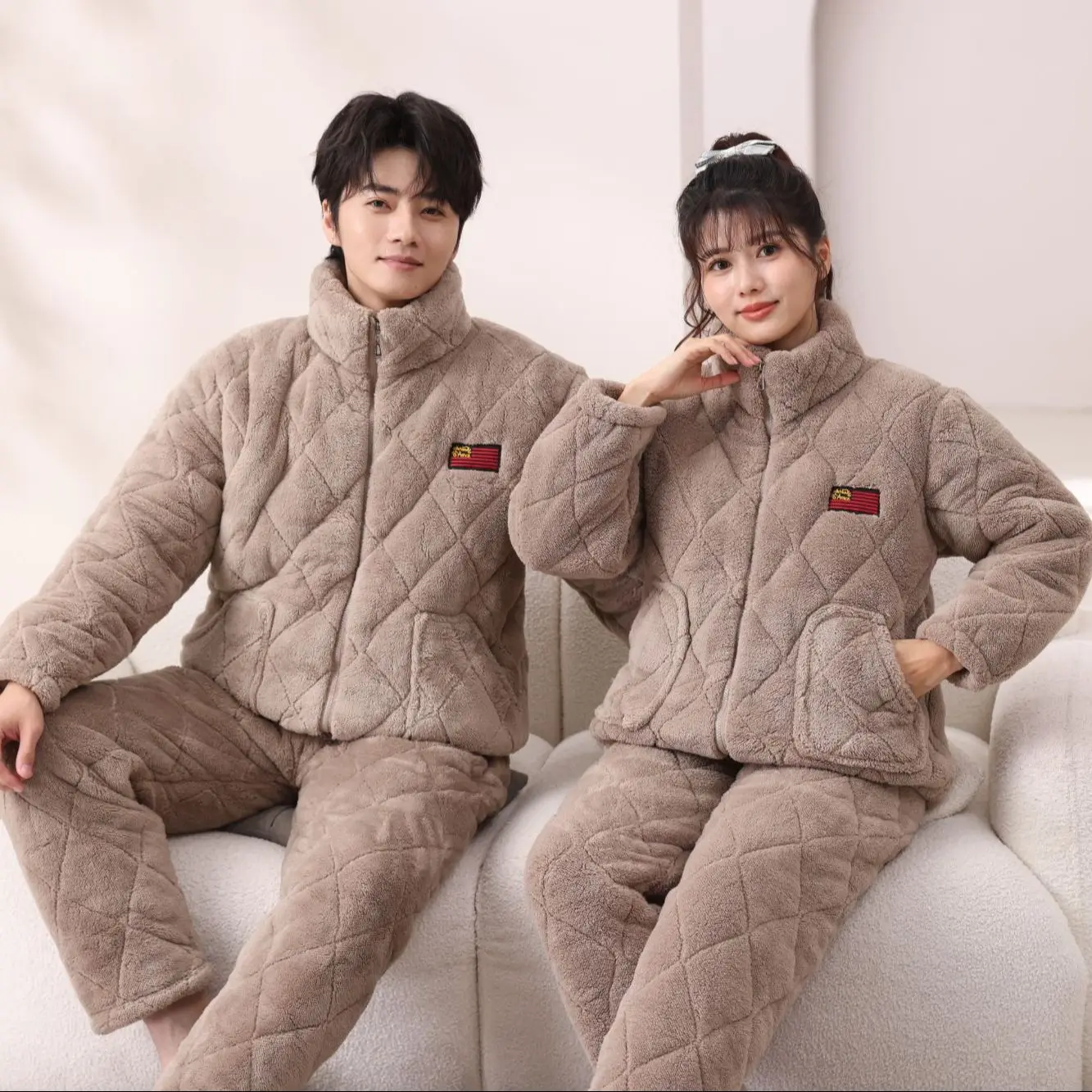 Winter Thickened Fleece Pajamas Men's Coral Velvet Home Clothes Set Warm Three-layer Cotton Outerwear Suitable for Outdoor