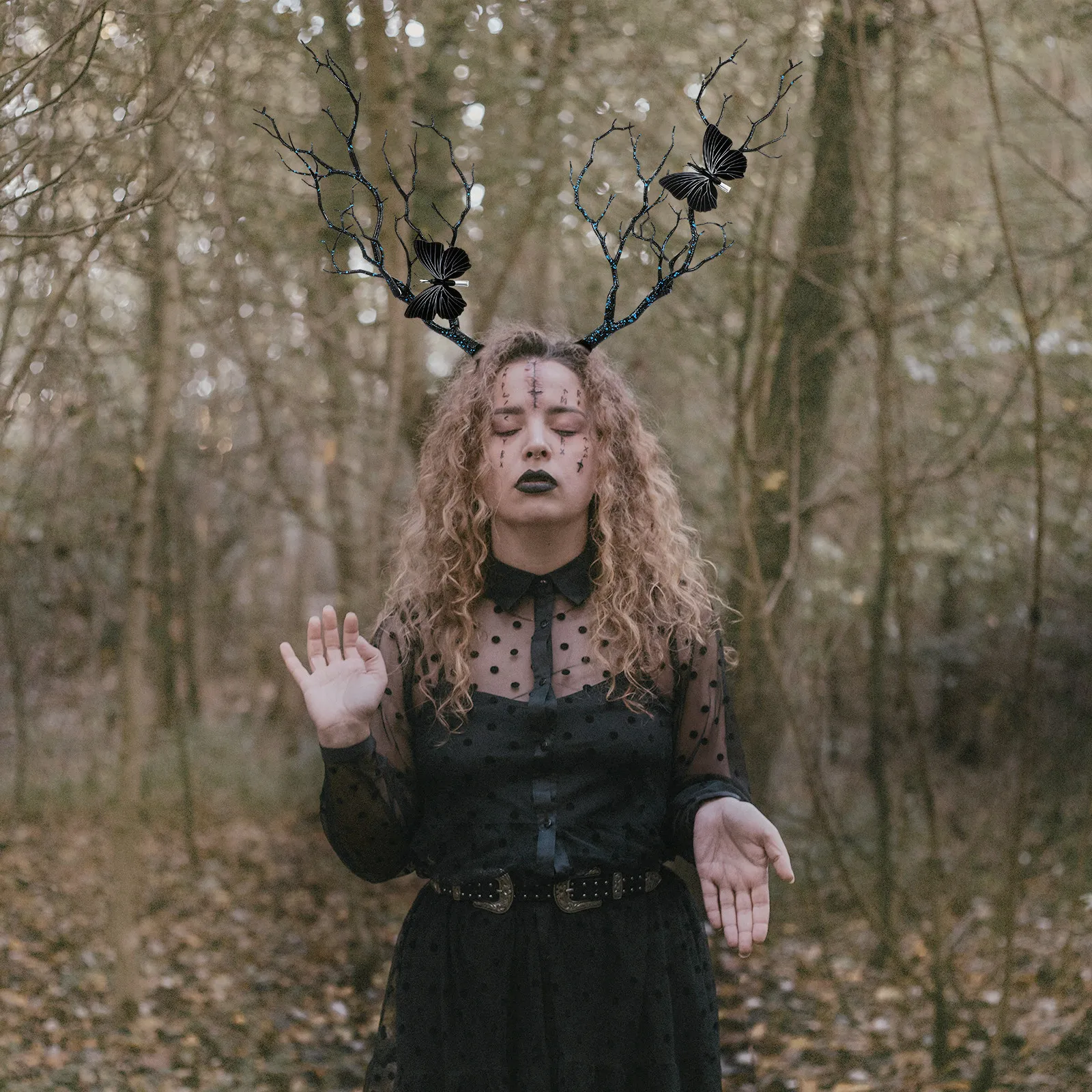 

Silicone Tree Branch Antler Shaped Headdress for Halloween Cosplay Party Photo Prop Stylish Eye Catching Headband Women