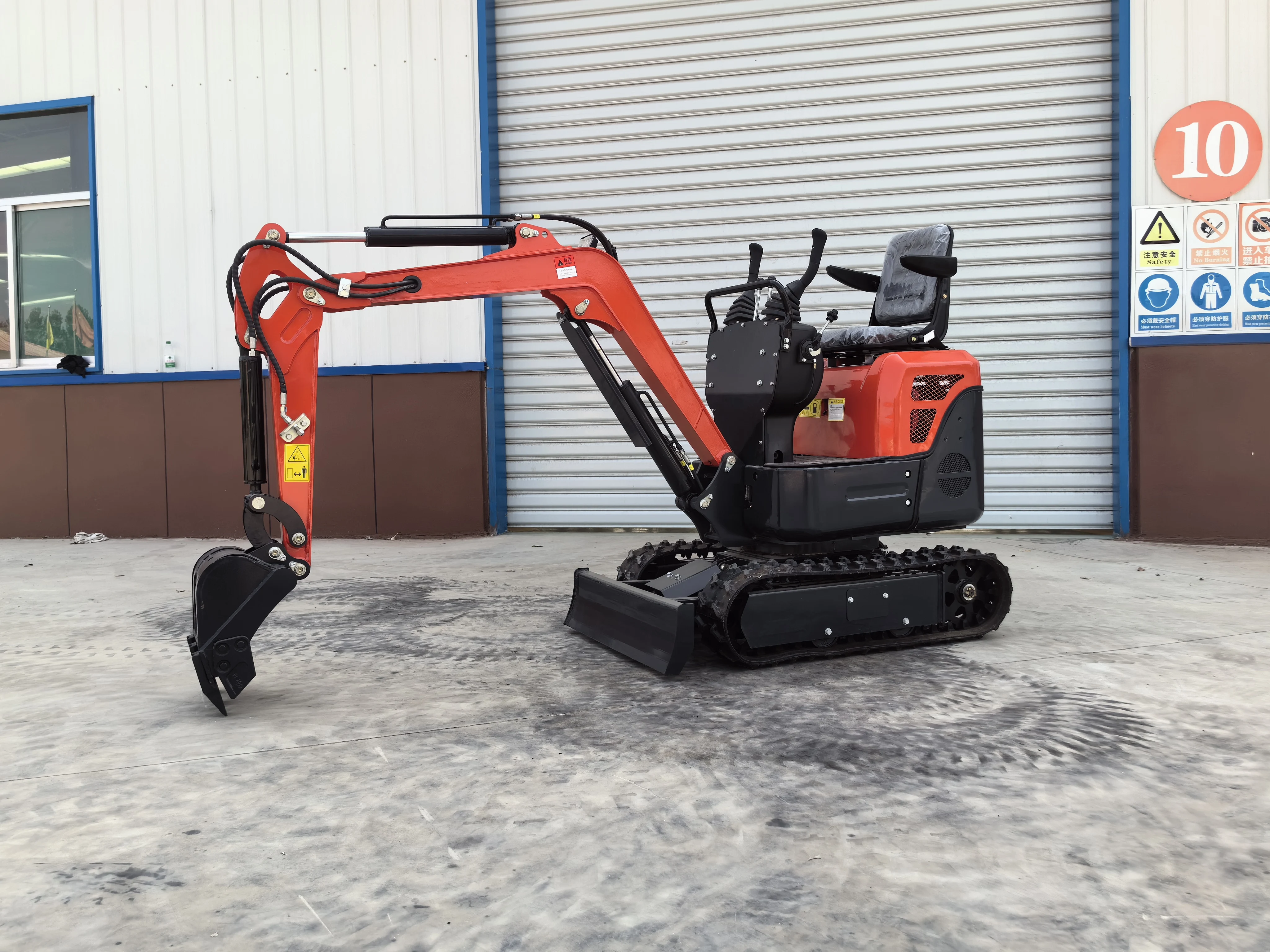 أرخص الحفارة الميكانيكية الصغيرة نوع مجنزرة أقوى آلة منزلية حديقة مزرعة التنقيب