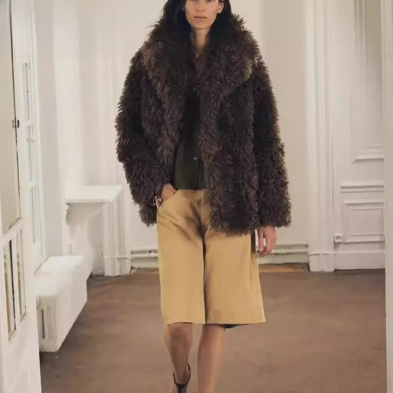 유행 다목적 짧은 인공 모피 효과 코트 새로운 가을 겨울 여성 착용 태슬 디테일이있는 루즈핏 2969254
