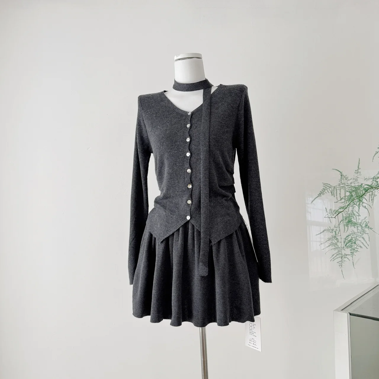 

Leisure Retro Knit Cardigan Puffy Skirt Two Piece Set Women Fashion Flounce College Slim Female Suit