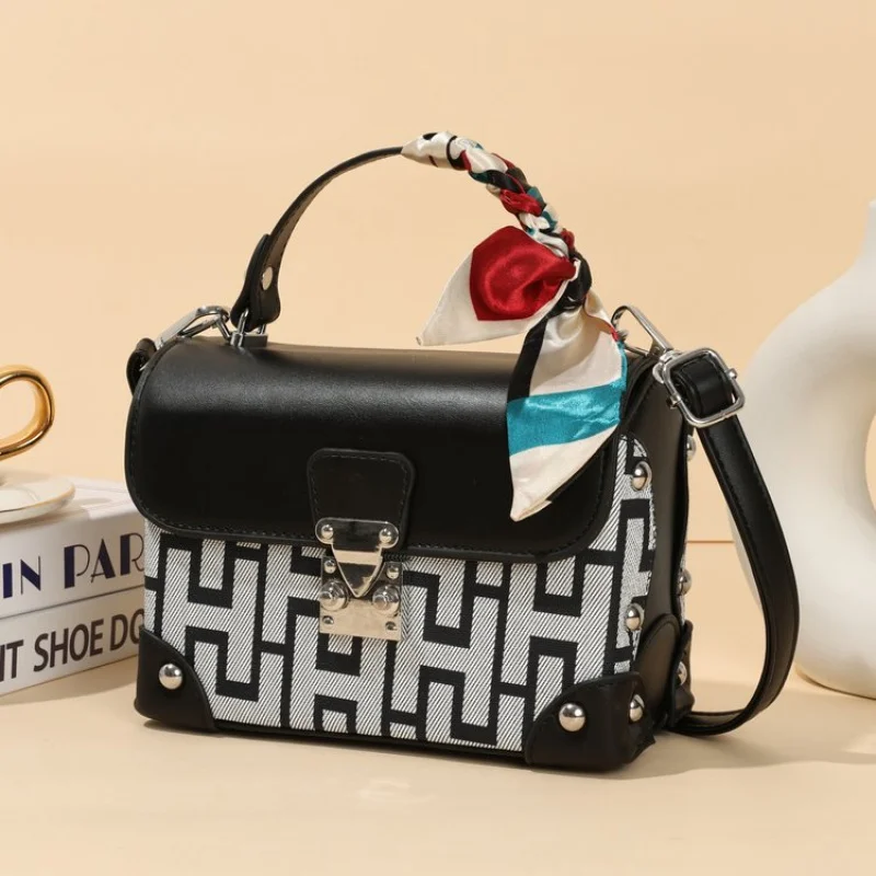 

Стильная классическая женская сумка через плечо, кожаная сумка от известного дизайнера для модных дам-мессенджеров