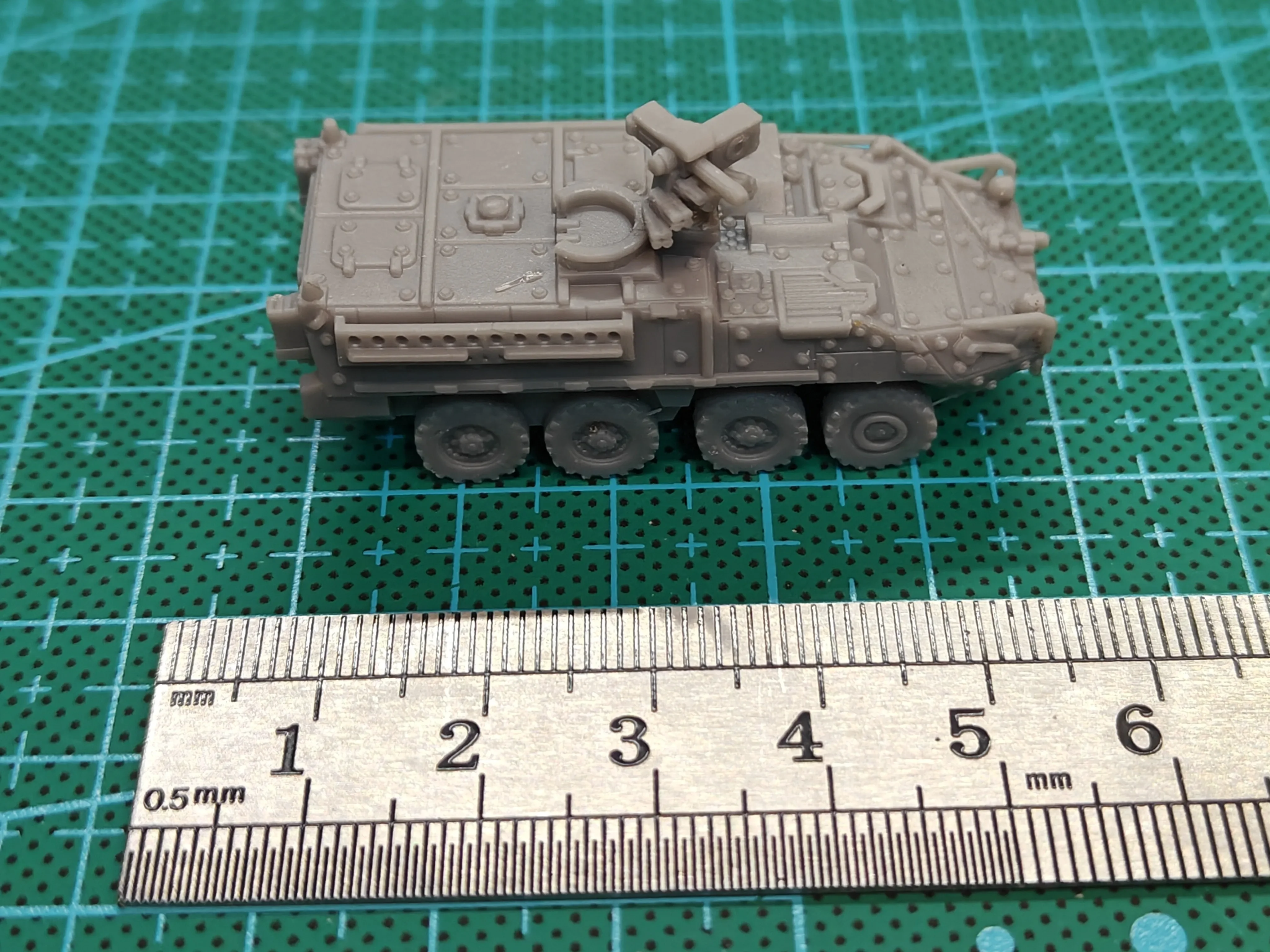 1/144 Scale M1126 Stryker Infantry Carrier MODEL KIT