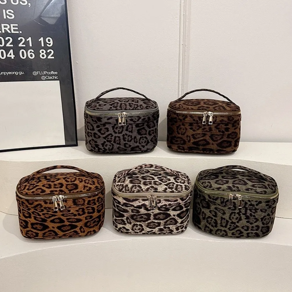 

New Large Capacity Cosmetic Bag Faux Suede Multiple Pockets Makeup Bag Leopard Print Handheld Storage Bag Travel