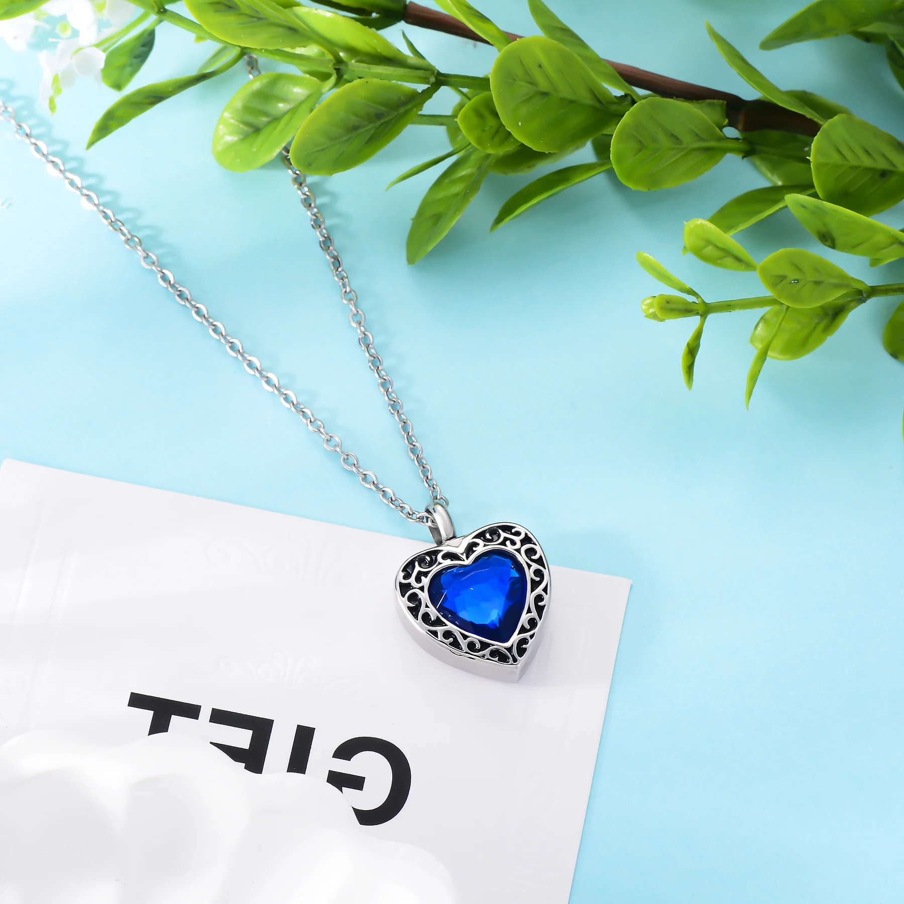 Heart Cremation Jewelry for Ashes Stainless Steel Ashes Necklace Urn Necklace for Women Keepsake Memorial Jewelry