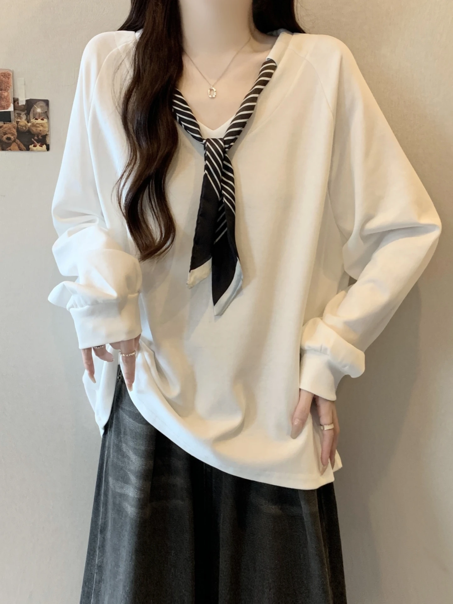 

Slimming V-Neck Long Sleeve Hoodie Women's Style Spring Autumn plus Size with Silk Scarf Bottoming Shirt Korean Version Casua...