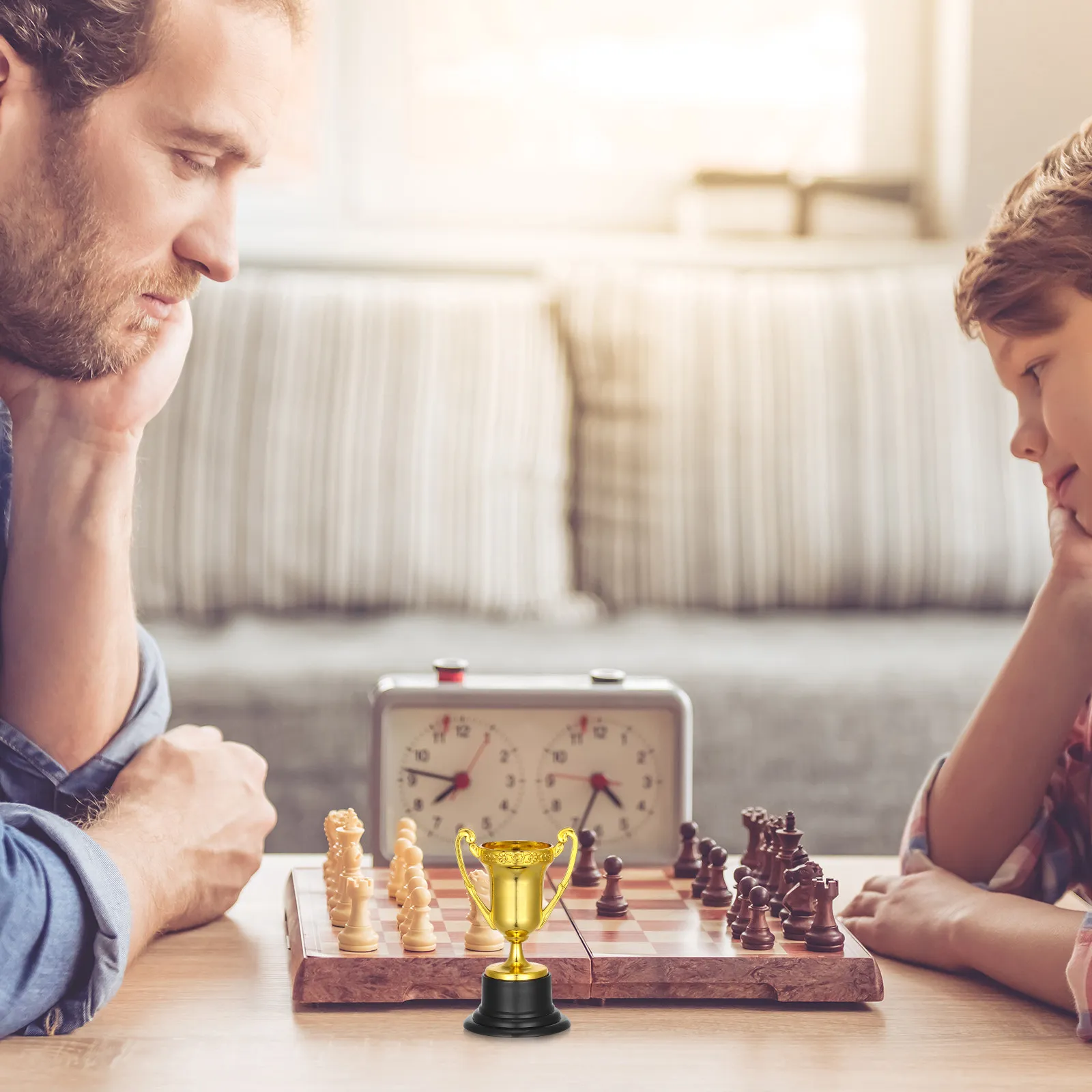 

10 шт. маленьких пластиковых кубков-трофеев для детей, награды, призы, сувениры для школьных вечеринок, игр, поощрения в классе, декоративные элементы