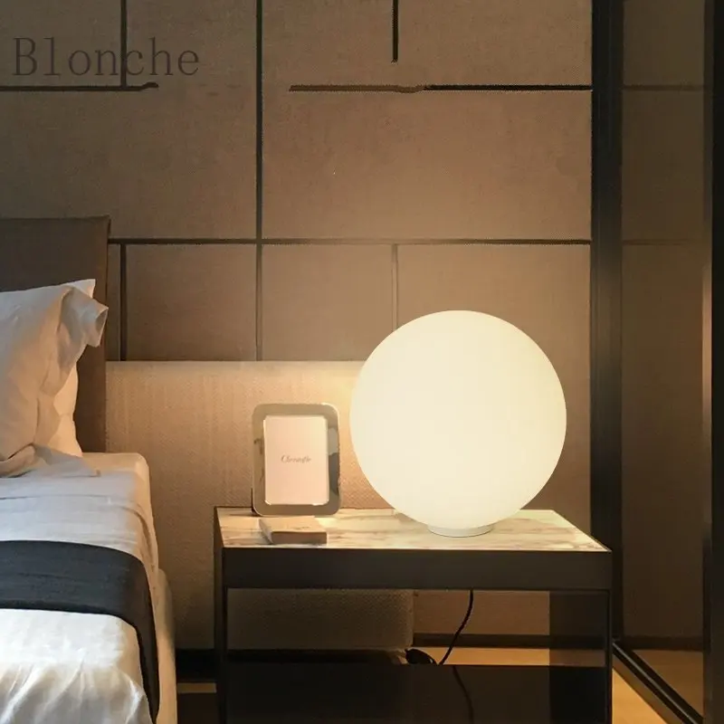 Modern LED Ball Desk Lamp 15cm 20cm 25cm Globe Milk White Round Glass Ball Shade Dioscuri Parete Table Lamp Soffitto