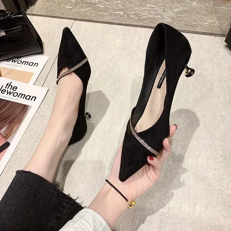 High heels 2024 autumn new Korean version of fashion temperament hollow French female pointed thin heel heel single shoes