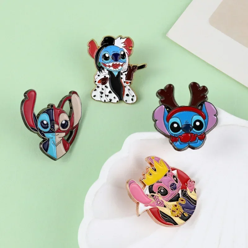 Disney Stitch Anime Figure Cosplay Cruella Evil Queen spilla in metallo distintivo abbigliamento decorazione accessori giocattoli per bambini regalo