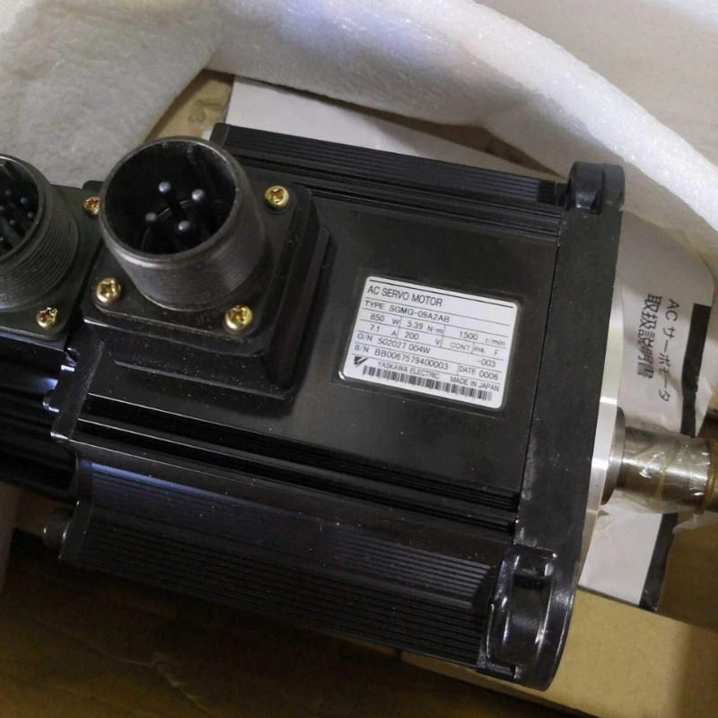 Motor Servo Yaskawa SGMG-09A2AB Baru Pengiriman Dipercepat